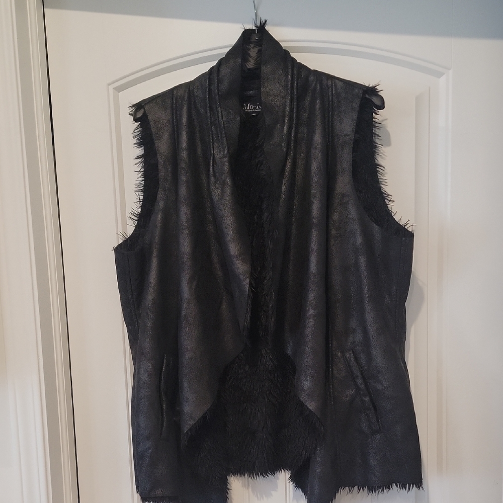 Mo-Ka (from Shoe Dazzle) Black Faux Suede Fur Lined Vest